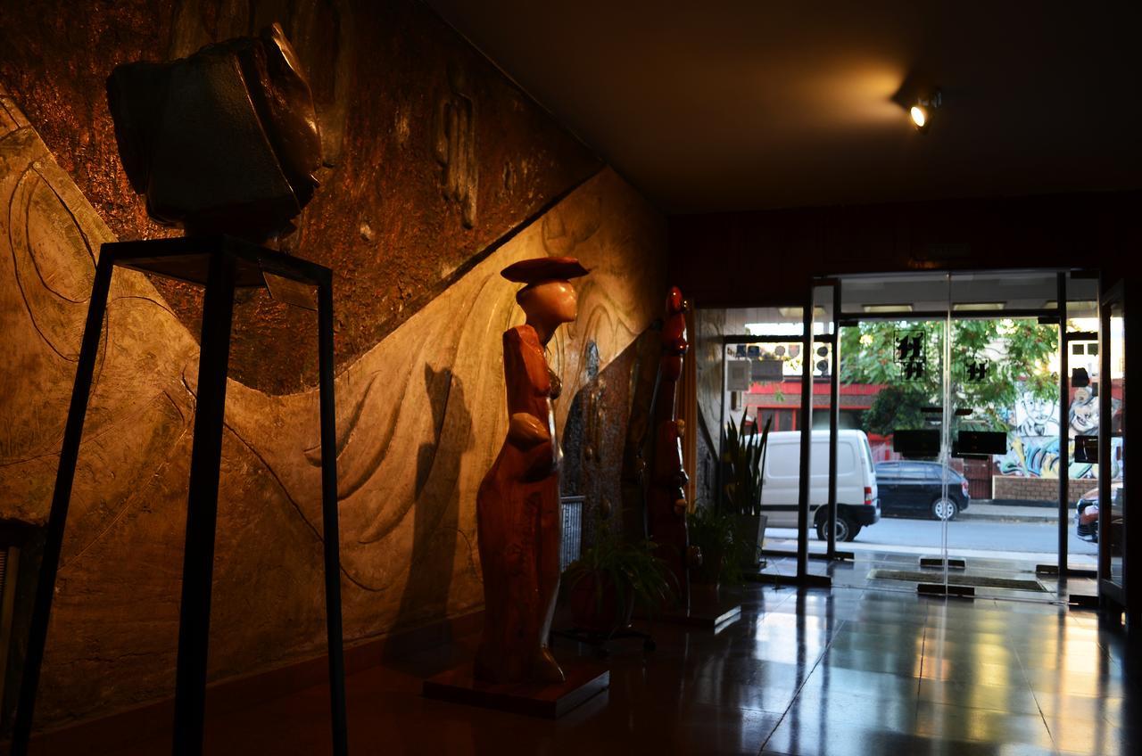 Hotel Huemul ヘネラル・ロカ エクステリア 写真