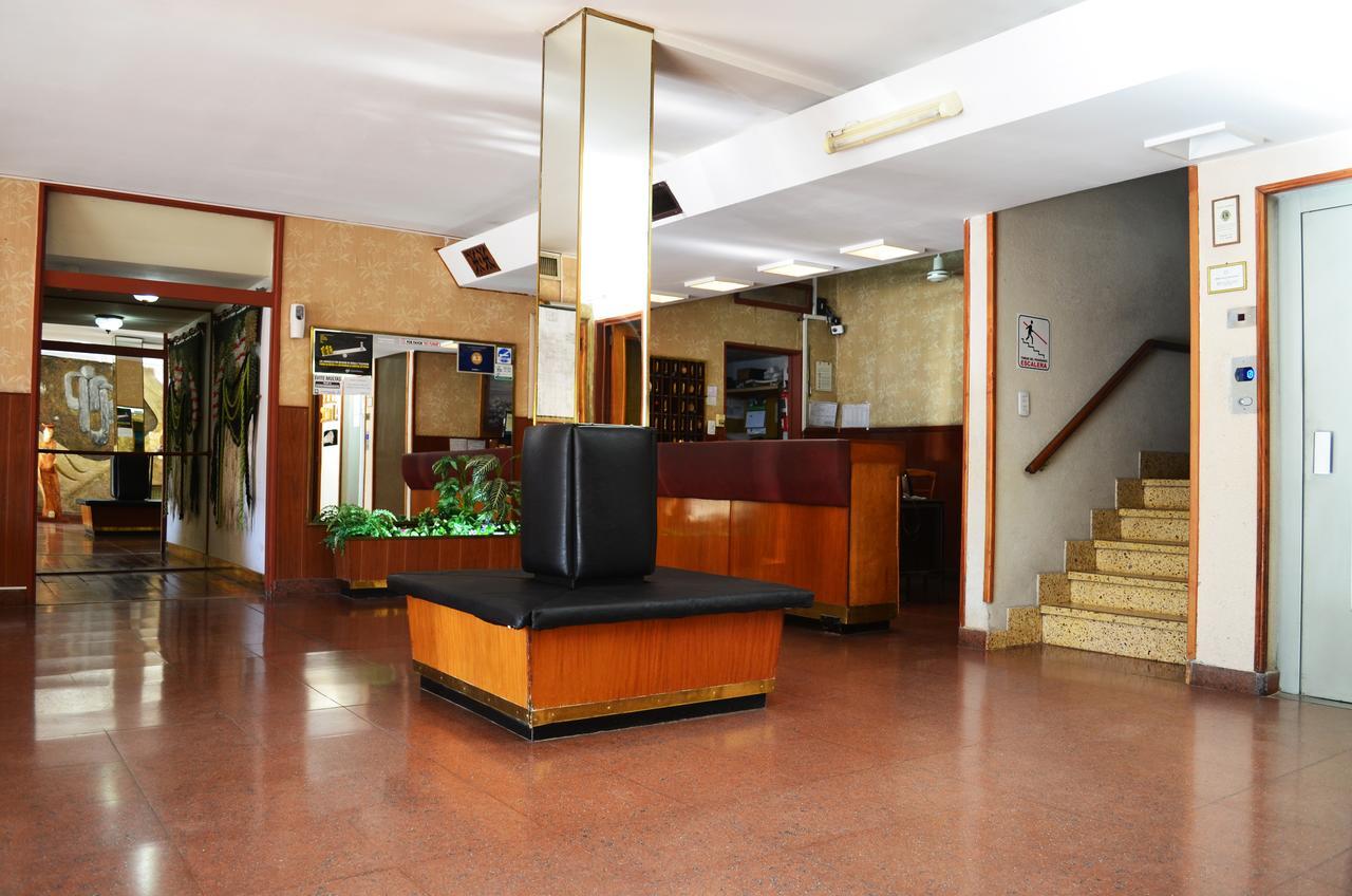 Hotel Huemul ヘネラル・ロカ エクステリア 写真