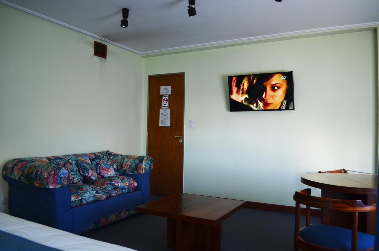 Hotel Huemul ヘネラル・ロカ エクステリア 写真