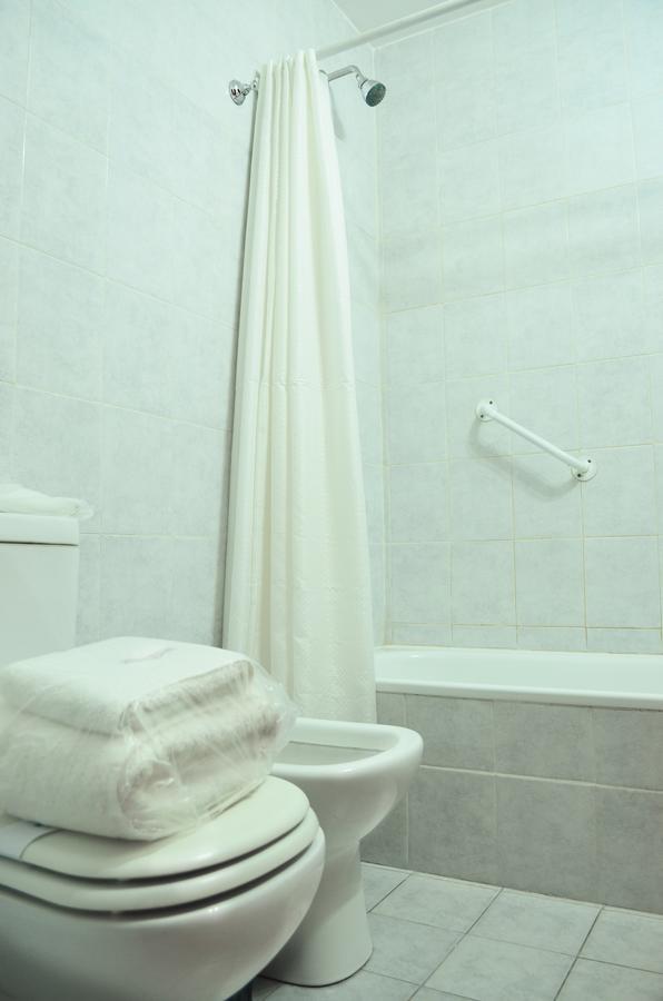 Hotel Huemul ヘネラル・ロカ エクステリア 写真