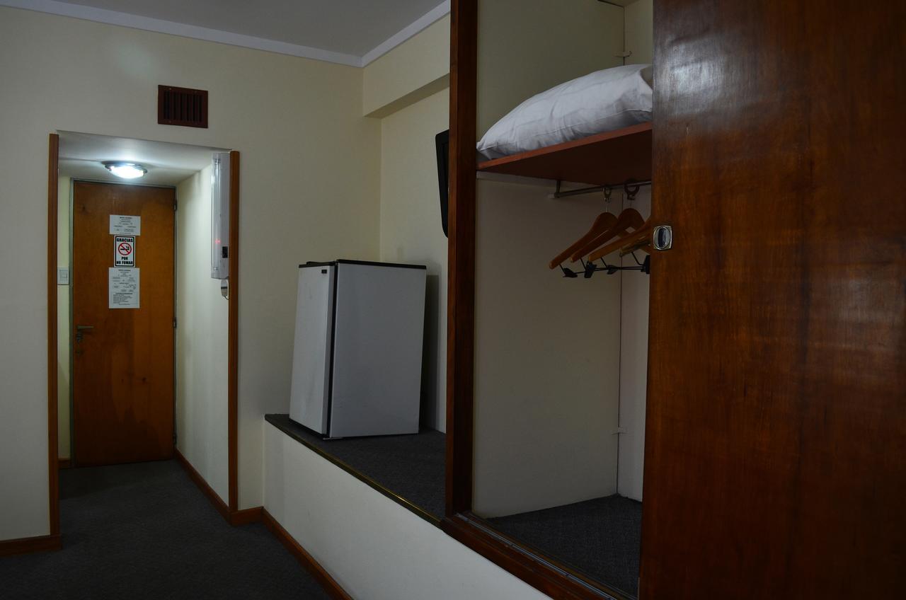 Hotel Huemul ヘネラル・ロカ エクステリア 写真